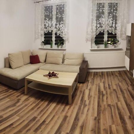 Mieszkanie Blisko Targow Poznanskich Apartment Bagian luar foto