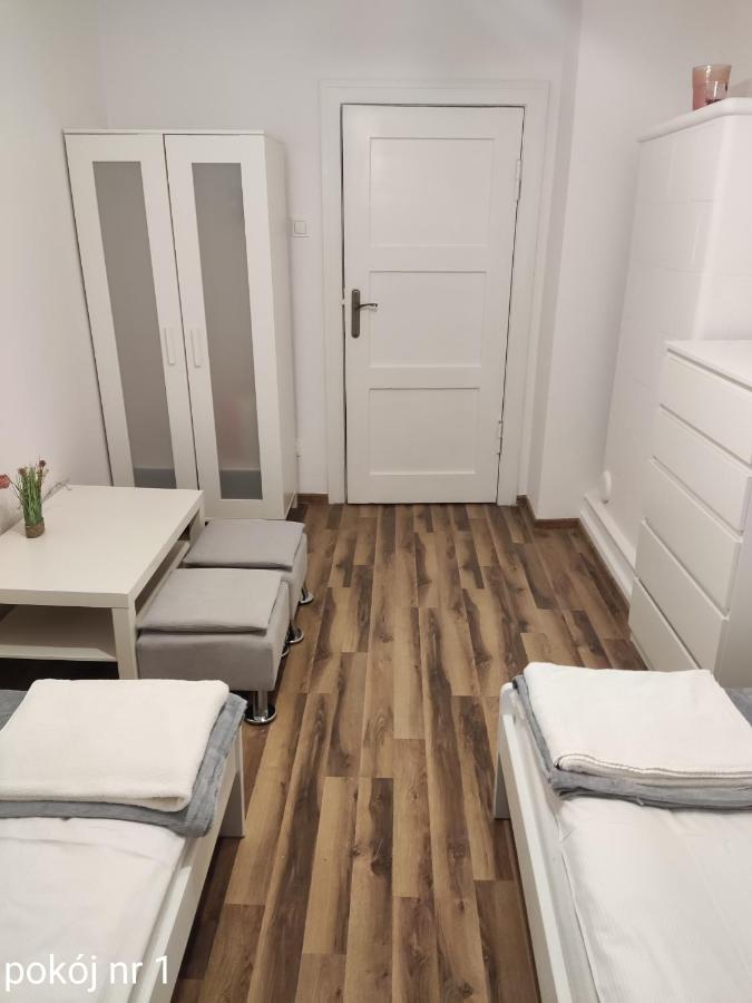 Mieszkanie Blisko Targow Poznanskich Apartment Bagian luar foto